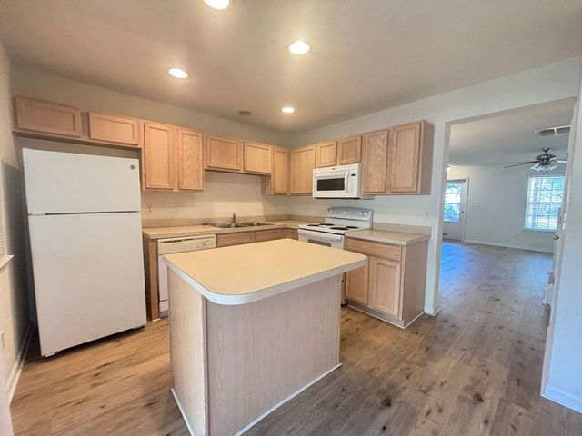 8146 Shadow Oak Drive, North Charleston, SC 29406