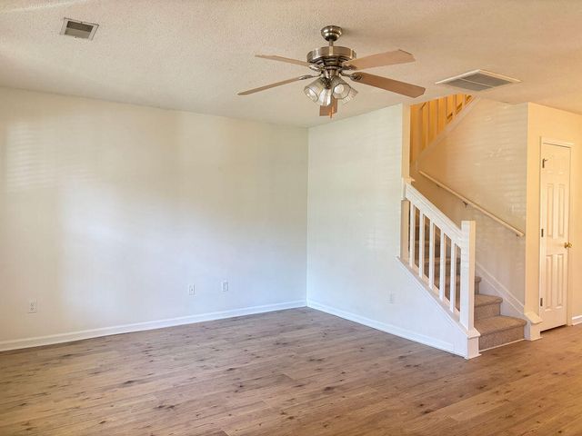 8146 Shadow Oak Drive, North Charleston, SC 29406