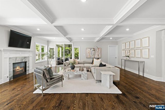 49 North Avenue, Montvale, NJ 07645