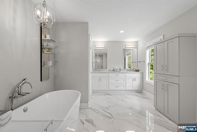 49 North Avenue, Montvale, NJ 07645