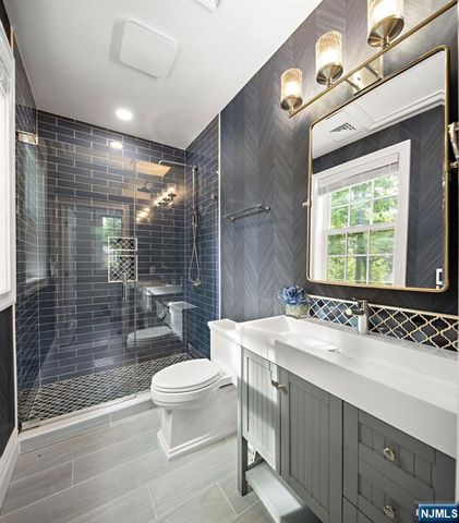 49 North Avenue, Montvale, NJ 07645