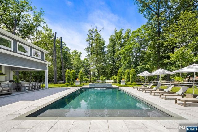 49 North Avenue, Montvale, NJ 07645