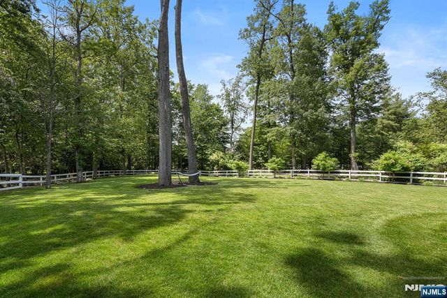 49 North Avenue, Montvale, NJ 07645