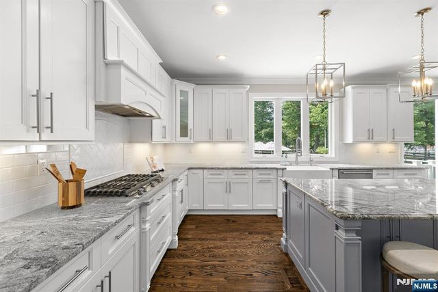 49 North Avenue, Montvale, NJ 07645