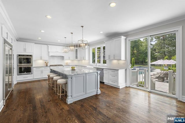 49 North Avenue, Montvale, NJ 07645