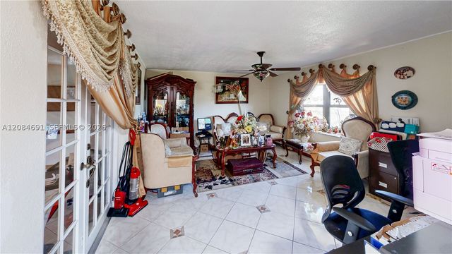 10900 SW 177th Ter, Miami, FL 33157