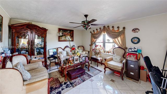 10900 SW 177th Ter, Miami, FL 33157