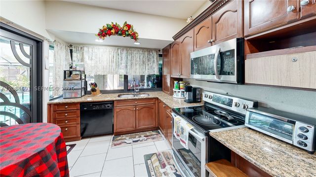 10900 SW 177th Ter, Miami, FL 33157