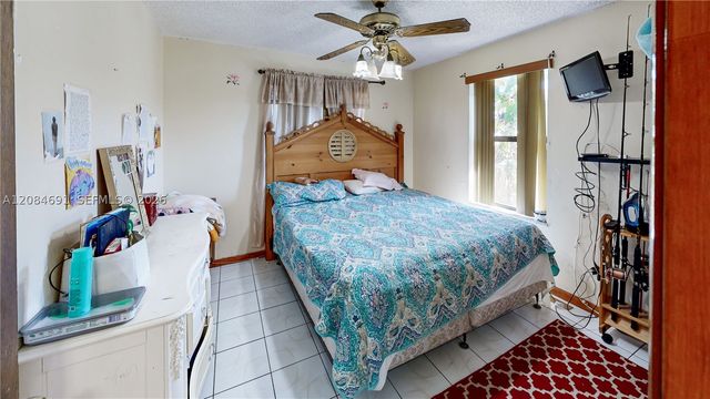 10900 SW 177th Ter, Miami, FL 33157