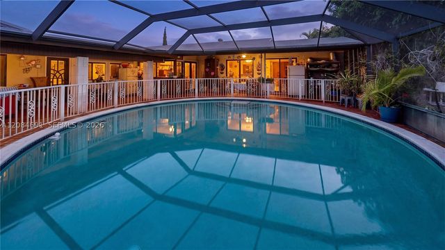 10900 SW 177th Ter, Miami, FL 33157
