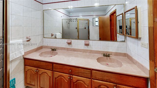 10900 SW 177th Ter, Miami, FL 33157