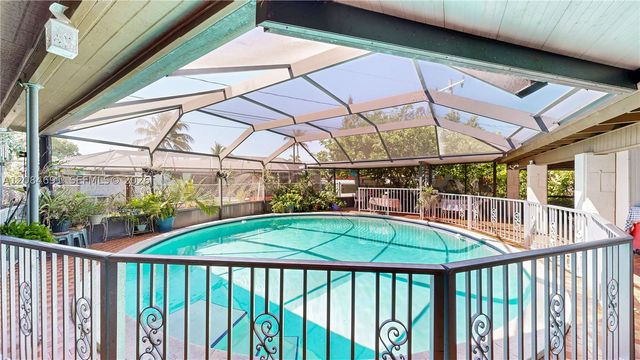 10900 SW 177th Ter, Miami, FL 33157