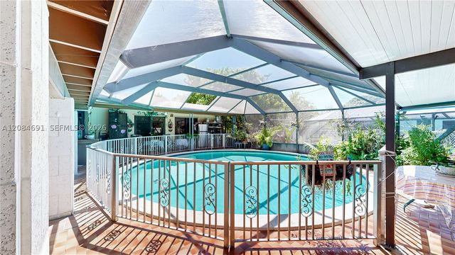 10900 SW 177th Ter, Miami, FL 33157
