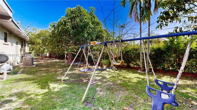 10900 SW 177th Ter, Miami, FL 33157