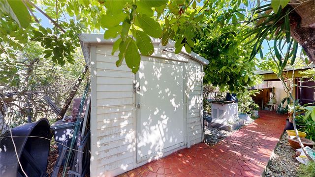10900 SW 177th Ter, Miami, FL 33157