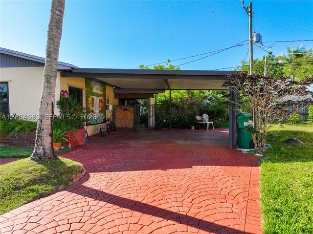 10900 SW 177th Ter, Miami, FL 33157