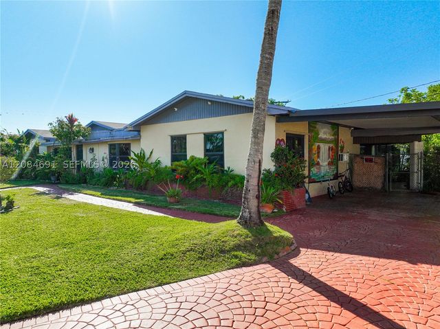 10900 SW 177th Ter, Miami, FL 33157