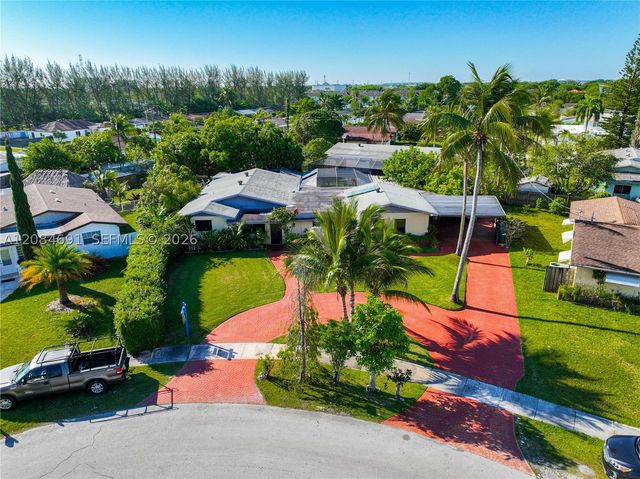 10900 SW 177th Ter, Miami, FL 33157