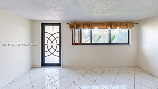 10900 SW 177th Ter, Miami, FL 33157