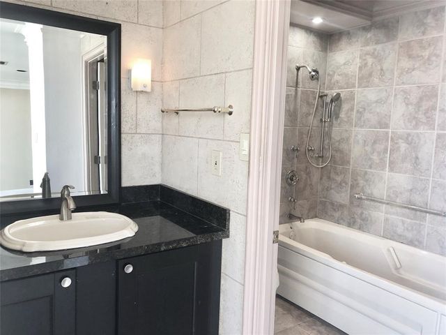 2016 Main Street 2111, Houston, TX 77002