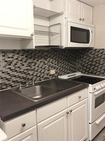 2016 Main Street 2111, Houston, TX 77002