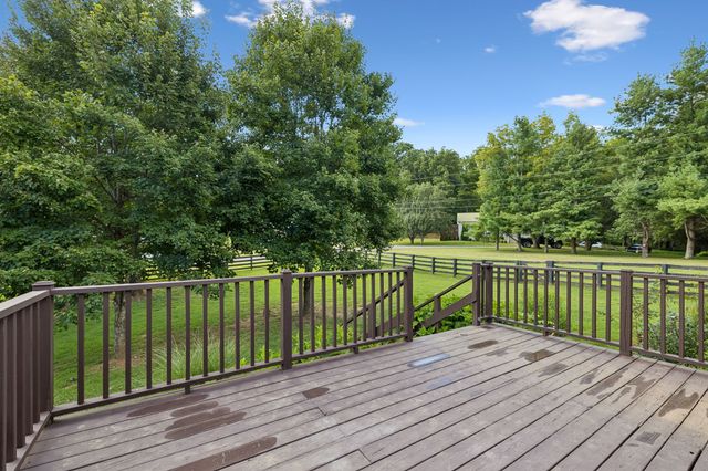 2751 Standing Oak Dr, Thompsons Station, TN 37179