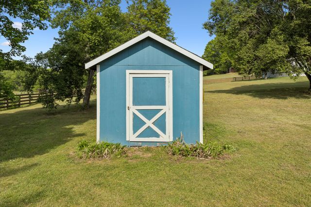 2751 Standing Oak Dr, Thompsons Station, TN 37179