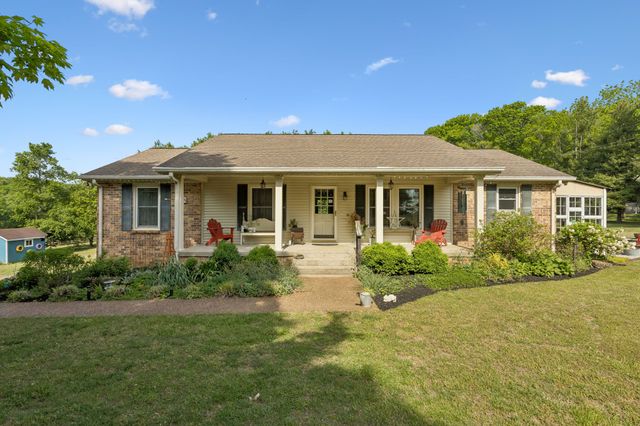 2751 Standing Oak Dr, Thompsons Station, TN 37179