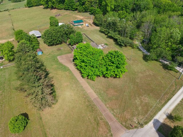 2751 Standing Oak Dr, Thompsons Station, TN 37179