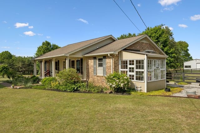 2751 Standing Oak Dr, Thompsons Station, TN 37179
