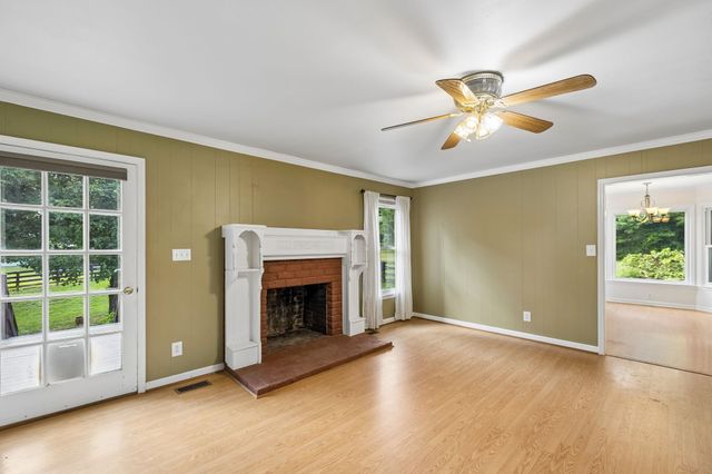 2751 Standing Oak Dr, Thompsons Station, TN 37179