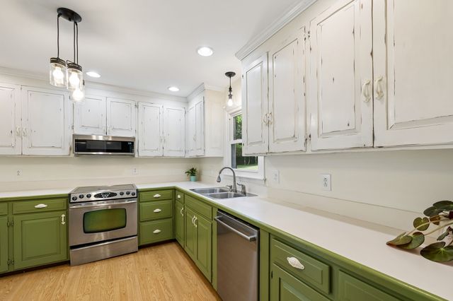 2751 Standing Oak Dr, Thompsons Station, TN 37179