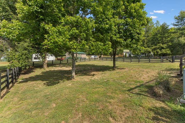 2751 Standing Oak Dr, Thompsons Station, TN 37179