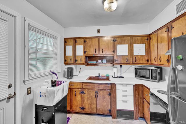 127 Decker Avenue, North Merrick, NY 11566