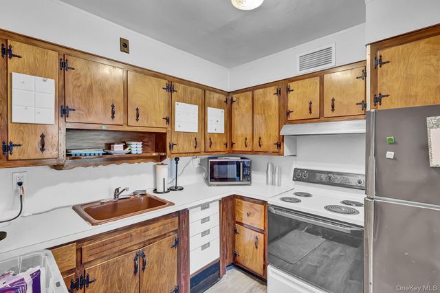 127 Decker Avenue, North Merrick, NY 11566