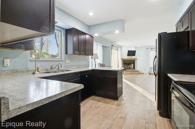 4085 Blue River Drive, Saint Clair, MI 48079