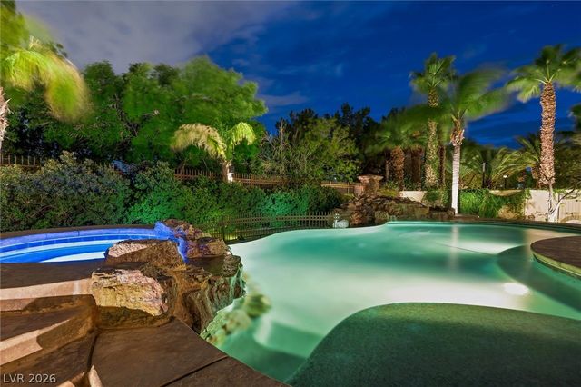 7105 Via Locanda Avenue, Las Vegas, NV 89131
