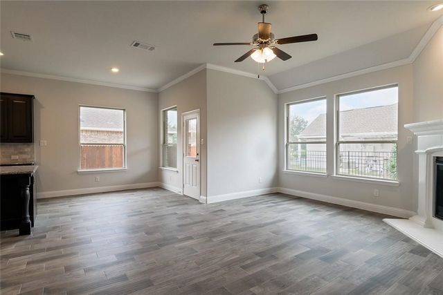 4004 Knollbrook Lane, Fort Worth, TX 76137