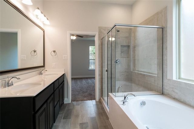 4004 Knollbrook Lane, Fort Worth, TX 76137