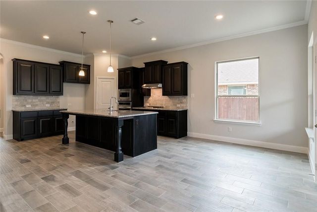 4004 Knollbrook Lane, Fort Worth, TX 76137