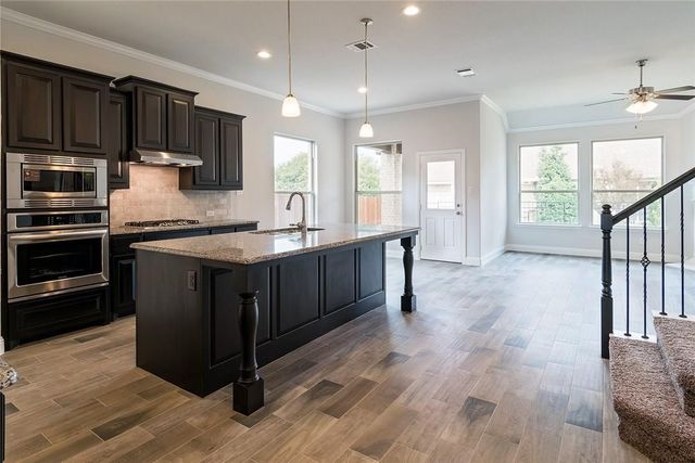 4004 Knollbrook Lane, Fort Worth, TX 76137