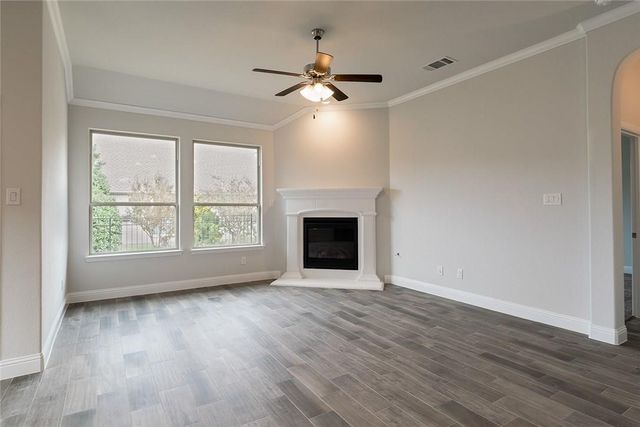 4004 Knollbrook Lane, Fort Worth, TX 76137
