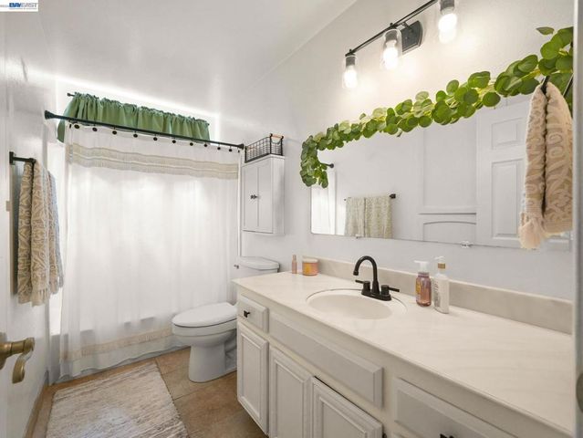 40701 Penn Ln, Fremont, CA 94538