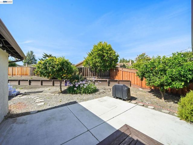 40701 Penn Ln, Fremont, CA 94538