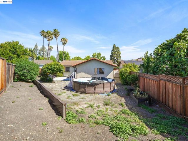 40701 Penn Ln, Fremont, CA 94538