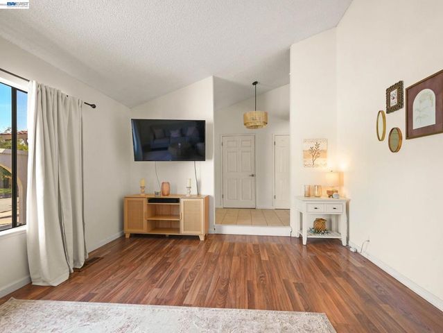 40701 Penn Ln, Fremont, CA 94538