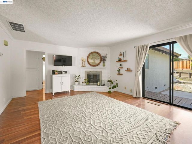 40701 Penn Ln, Fremont, CA 94538