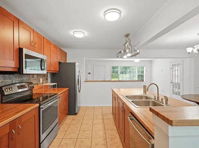 2371 Ben Hill Road, Atlanta, GA 30344