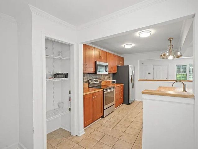 2371 Ben Hill Road, Atlanta, GA 30344