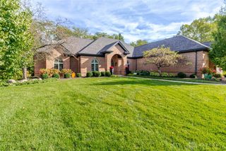 1053 Charter Place, Centerville, OH 45458